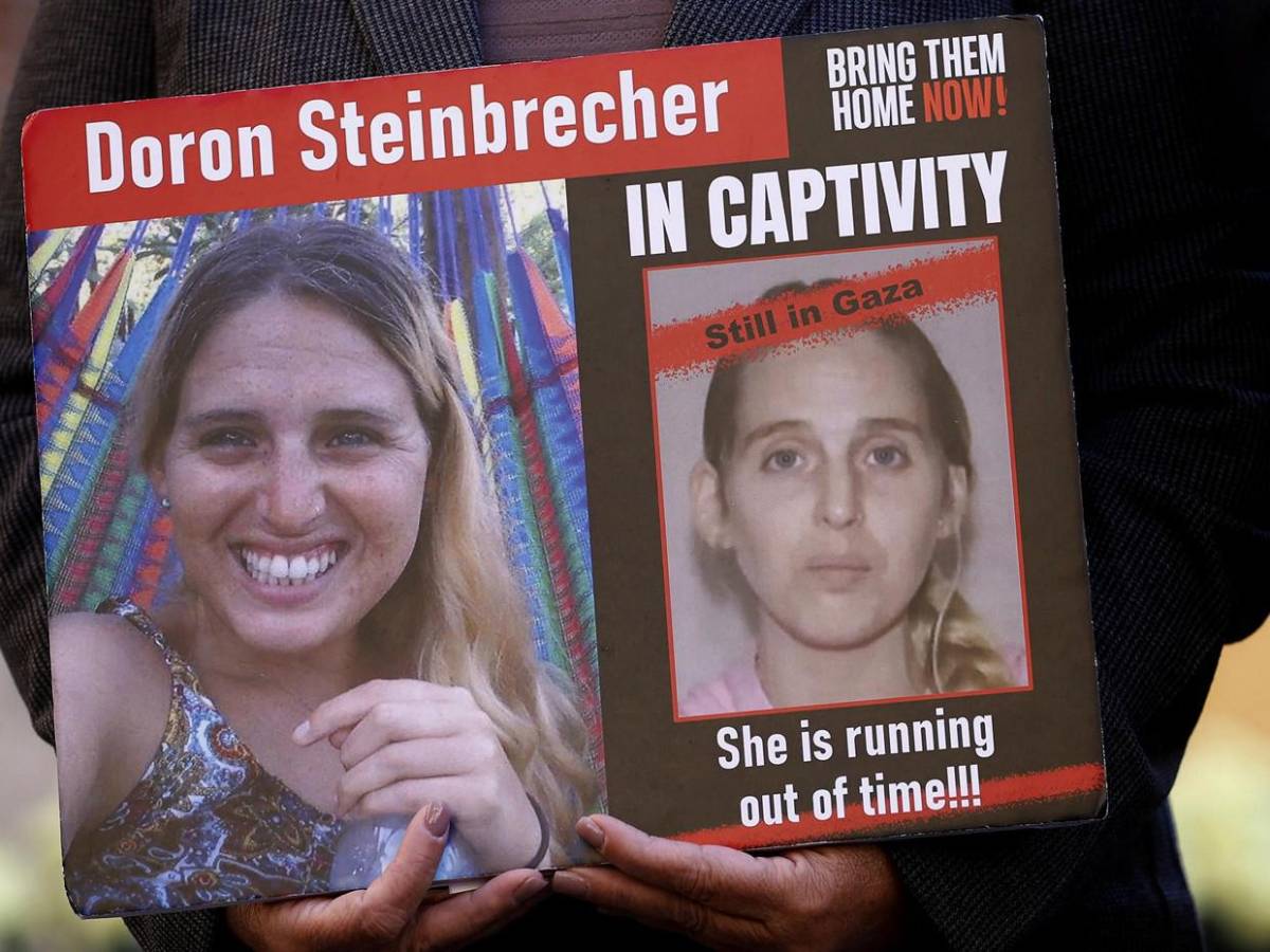 Romi Gonen, Doron Steinbrecher y Emily Damary, las tres rehenes que serán entregadas por Hamás