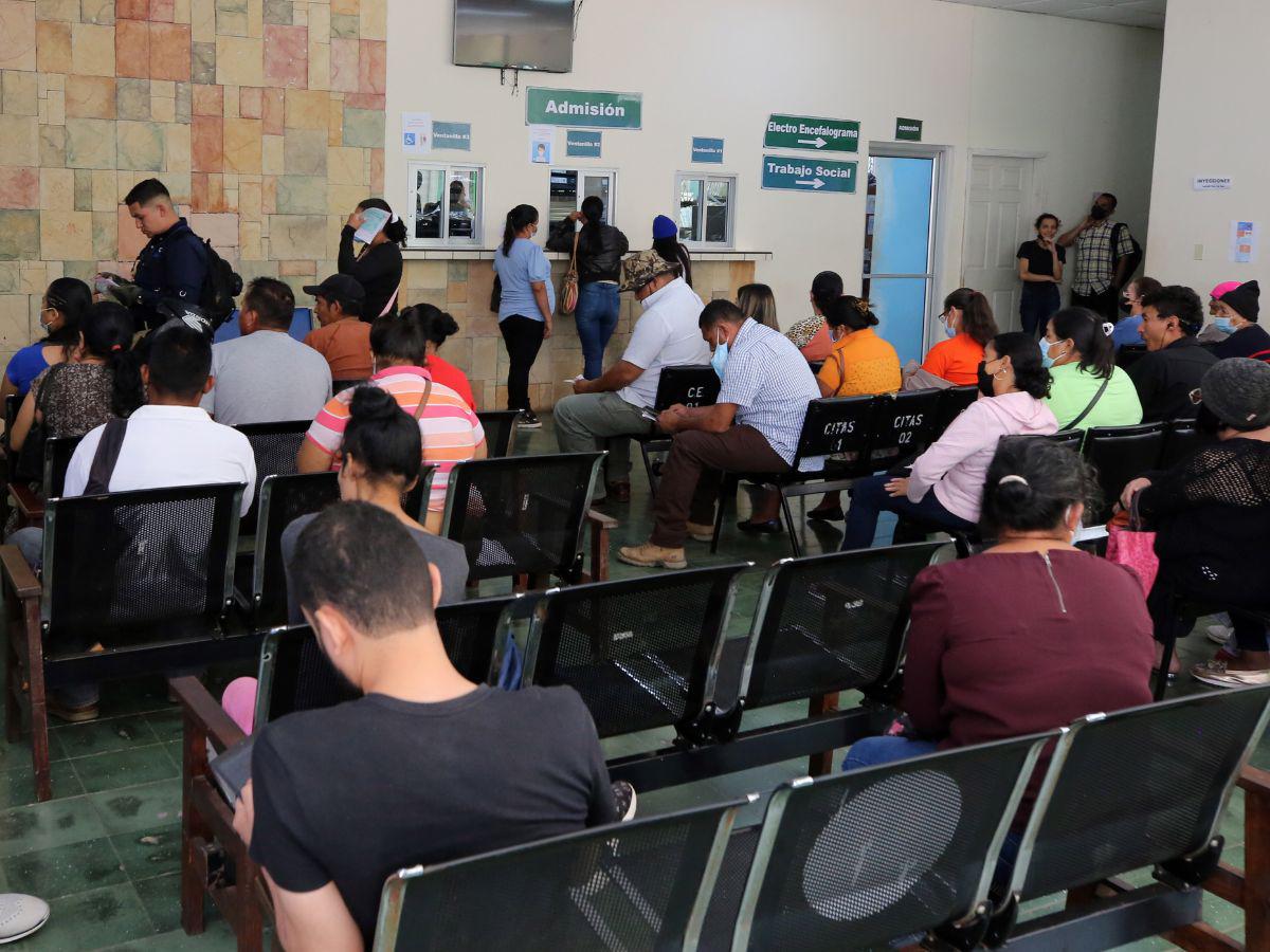 Pacientes abandonados convierten en asilo al Hospital Mario Mendoza