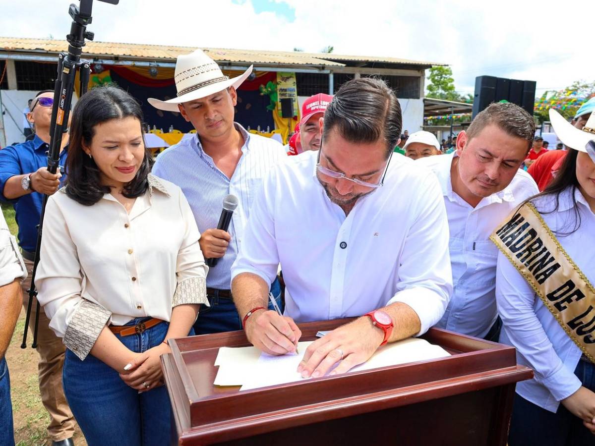 Jorge Cálix inicia su cierre de campaña recorriendo Puerto Cortés