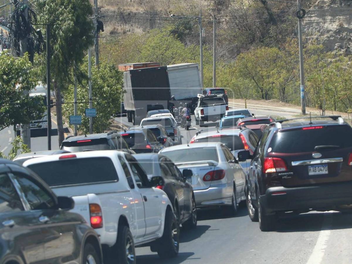 Tráfico infernal este sábado en el anillo periférico y salida al sur de Tegucigalpa