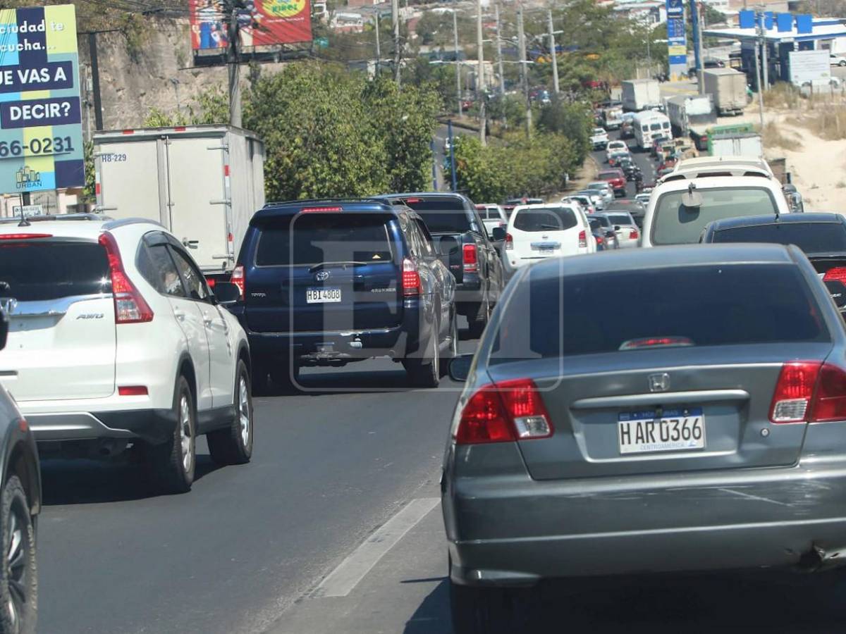 Tráfico infernal este sábado en el anillo periférico y salida al sur de Tegucigalpa