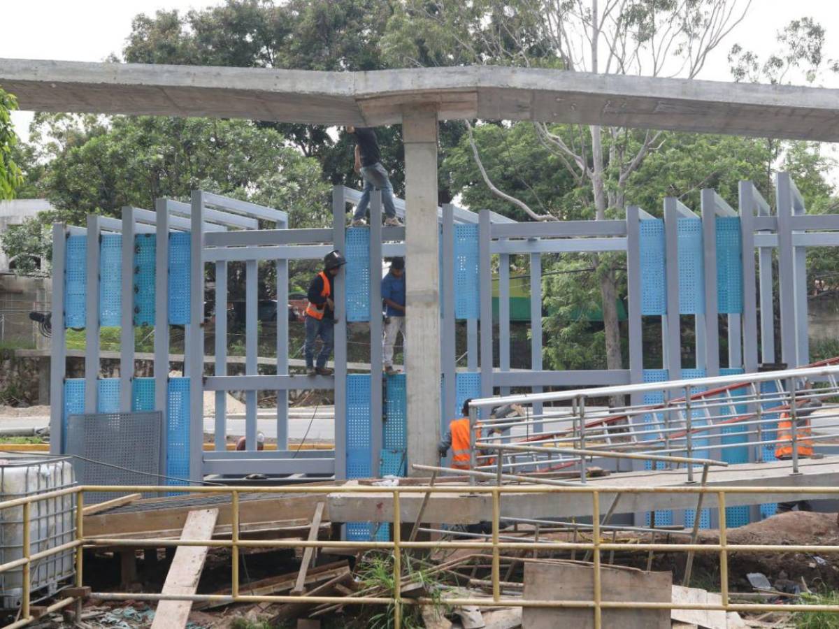 Avances notorios: ¿cuándo finaliza la construcción del puente peatonal de la Teletón?