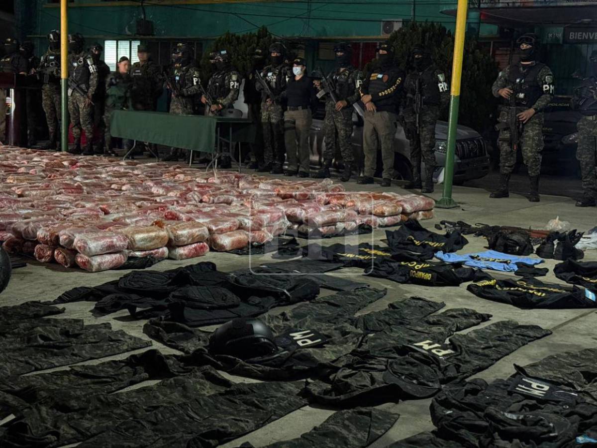 Armas, bombas, drogas y uniformes de la DEA: los decomisos tras operativo en SPS