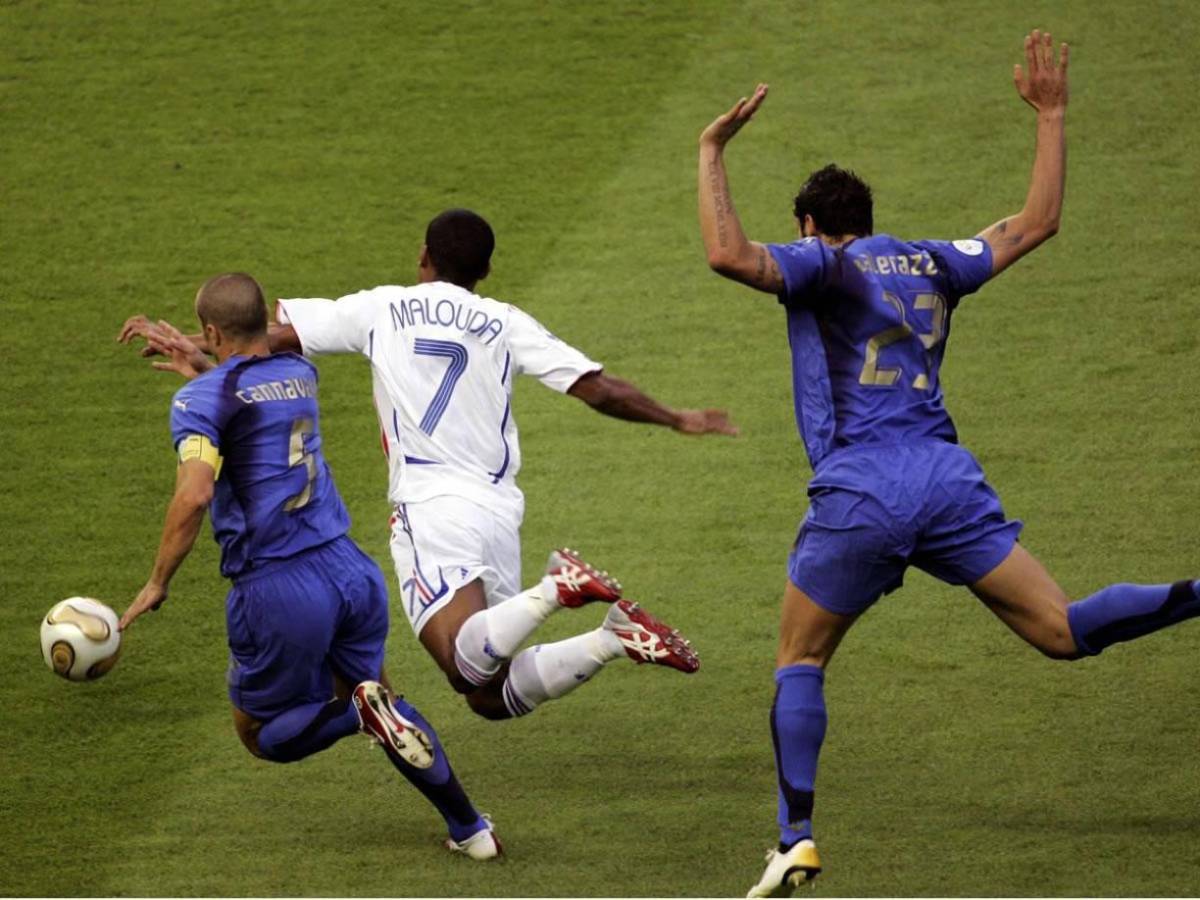 Fue campeón de Champions League y jugó final de un Mundial, ahora está en el ejército de su país