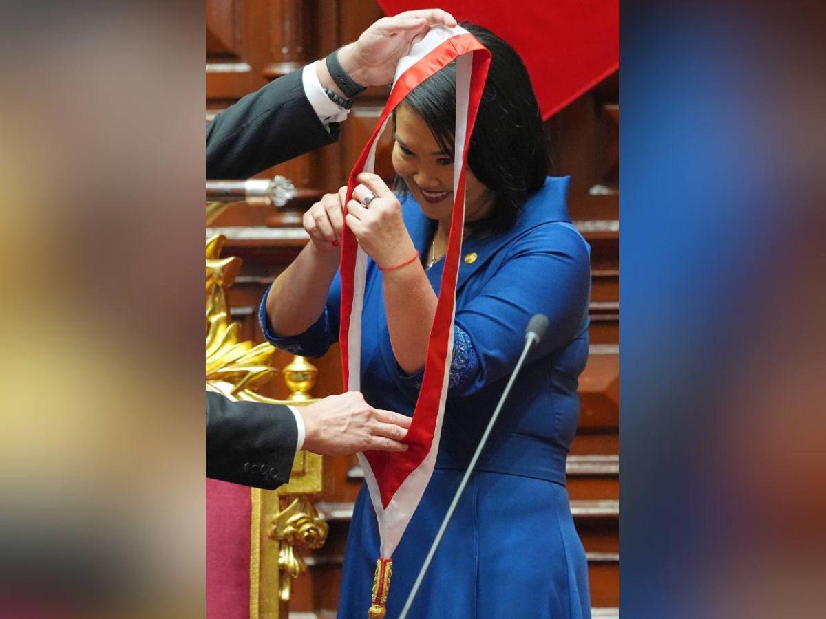El fujimorismo vuelve al poder: Keiko Fujimori jura como primera presidenta de Perú