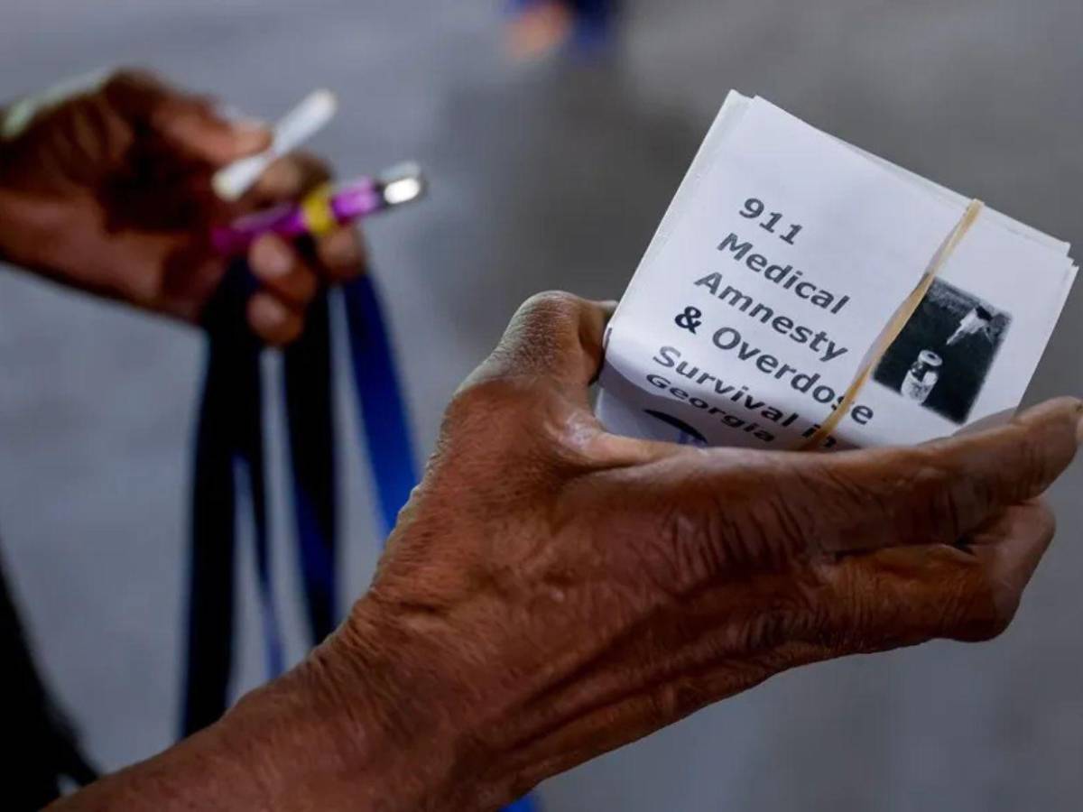 Cae red que enviaba mortal opioide desde China para fabricar pastillas en EE UU