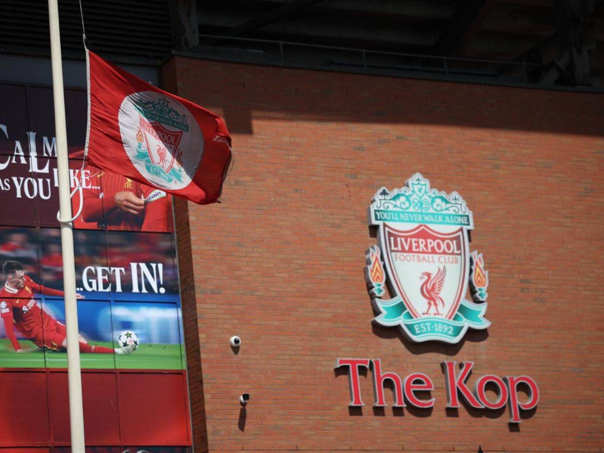 You´ll Never Walk Alone: Seguidores del Liverpool rinden homenaje a Diogo Jota