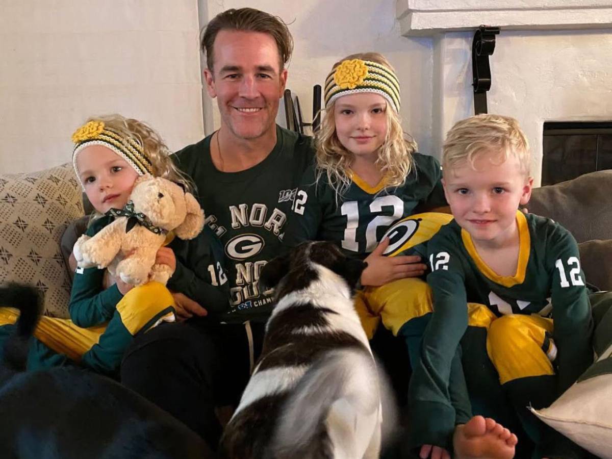 La viuda de James Van Der Beek le rinde homenaje en lo que habría sido su 49 cumpleaños