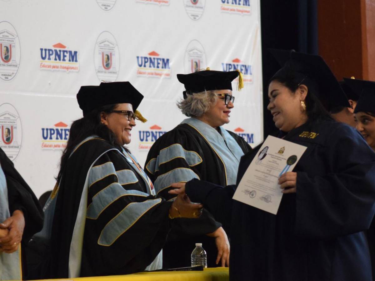 La Universidad Pedagógica gradúa a más de 150 nuevos docentes