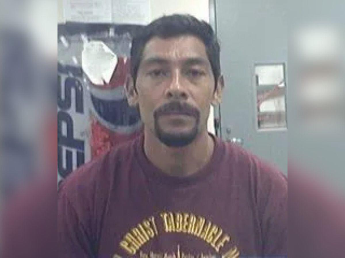 Arrestan a hondureño en Texas por secuestrar y abusar de su vecina
