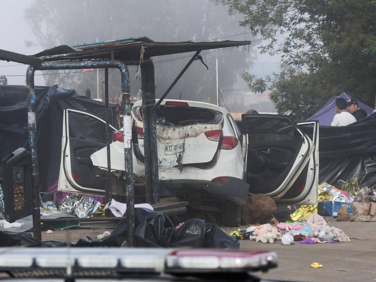 Vehículo a exceso de velocidad embiste feria en Chile y mata a seis personas