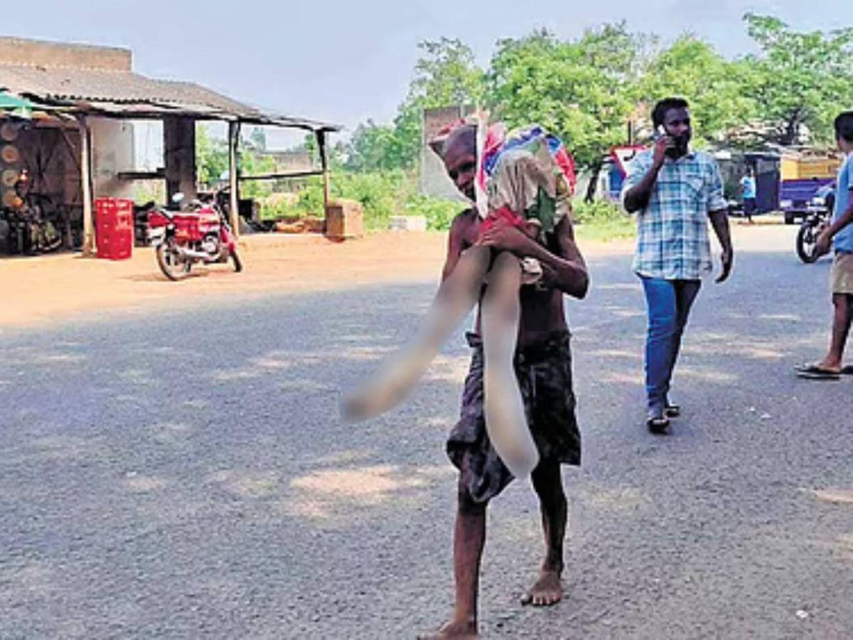 Jeetu Munda desenterró a su hermana y la llevó al banco para sacar 200 dólares