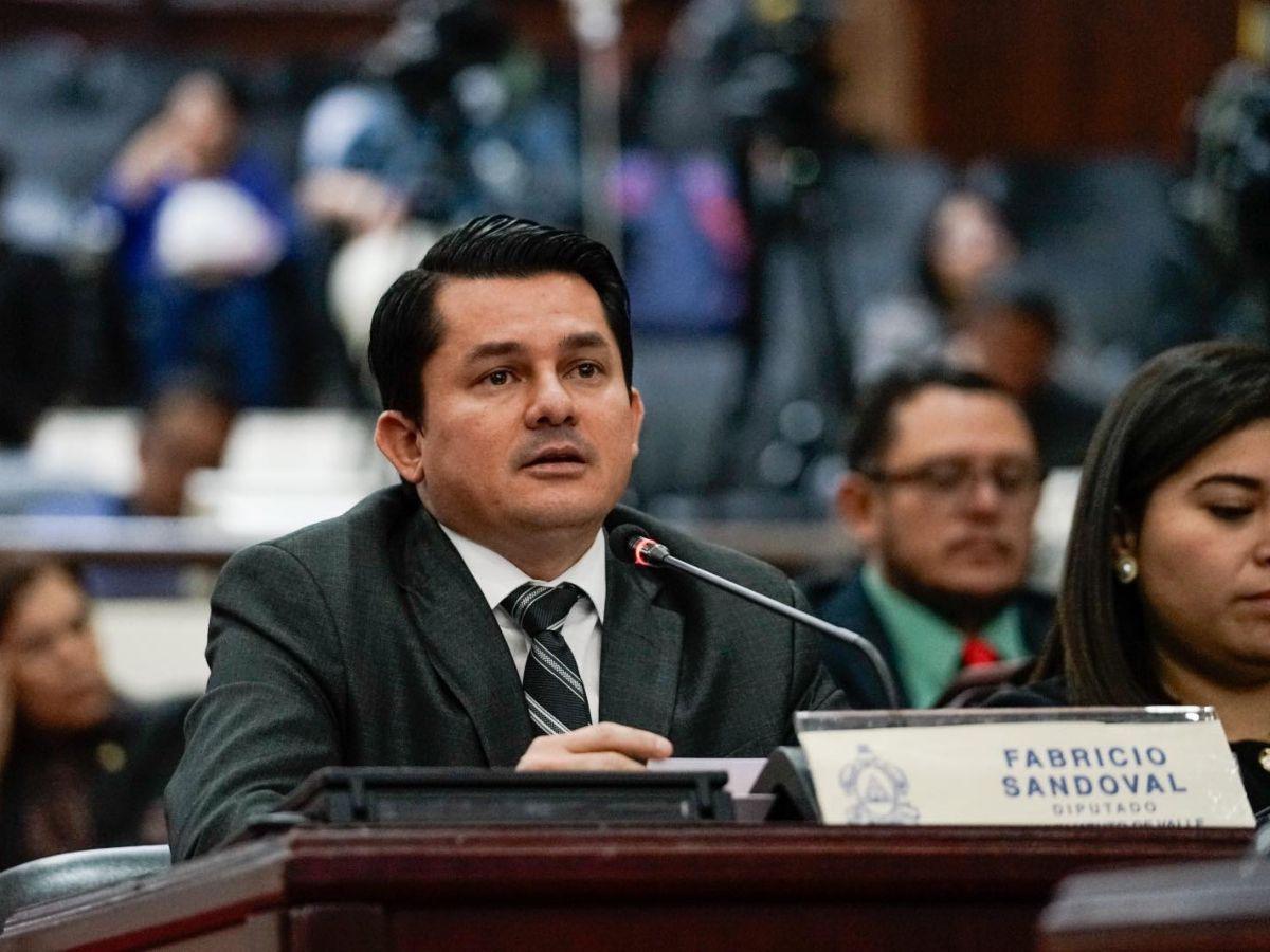 Ellos son los diputados y exdiputados que integraron la Comisión Permanente citados por el MP