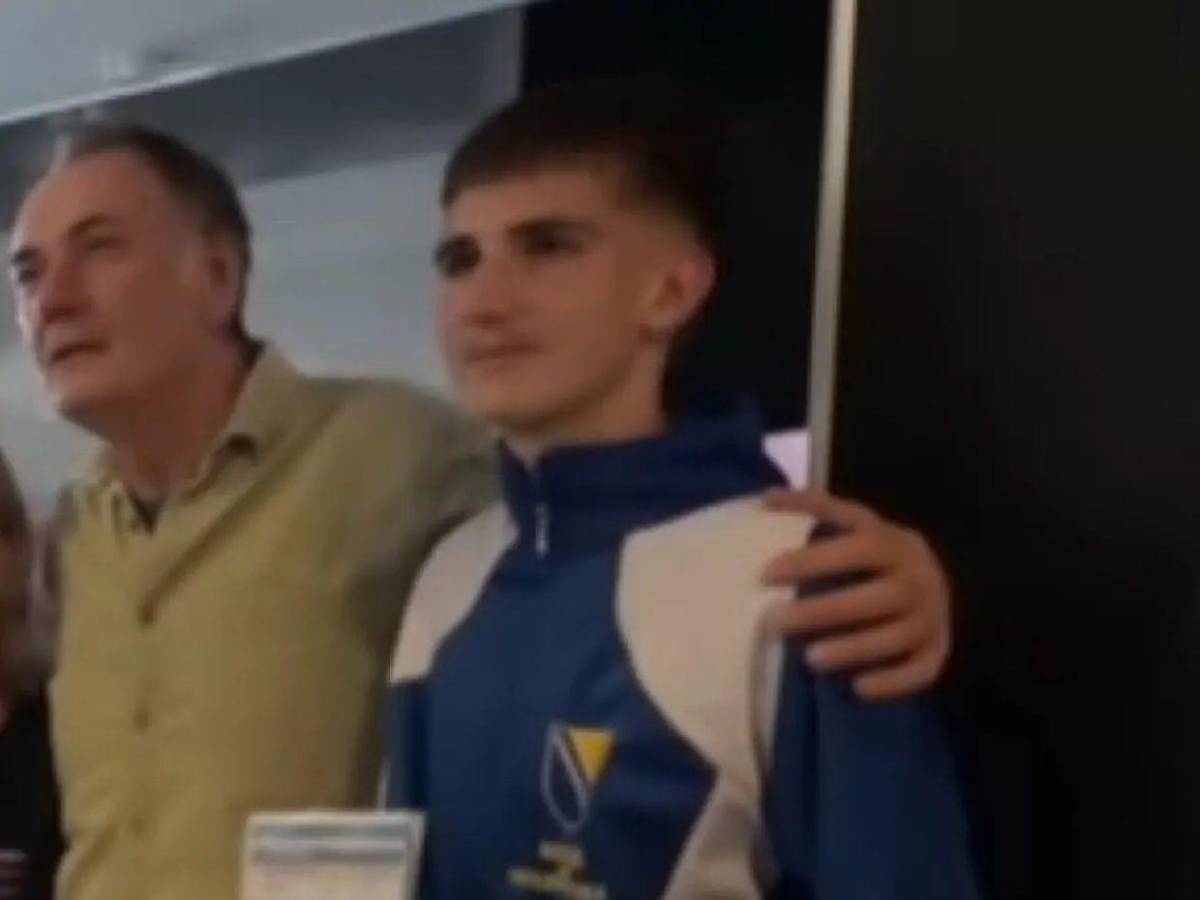 De robar un papelito a viajar al Mundial: el recogepelotas que es héroe en Bosnia