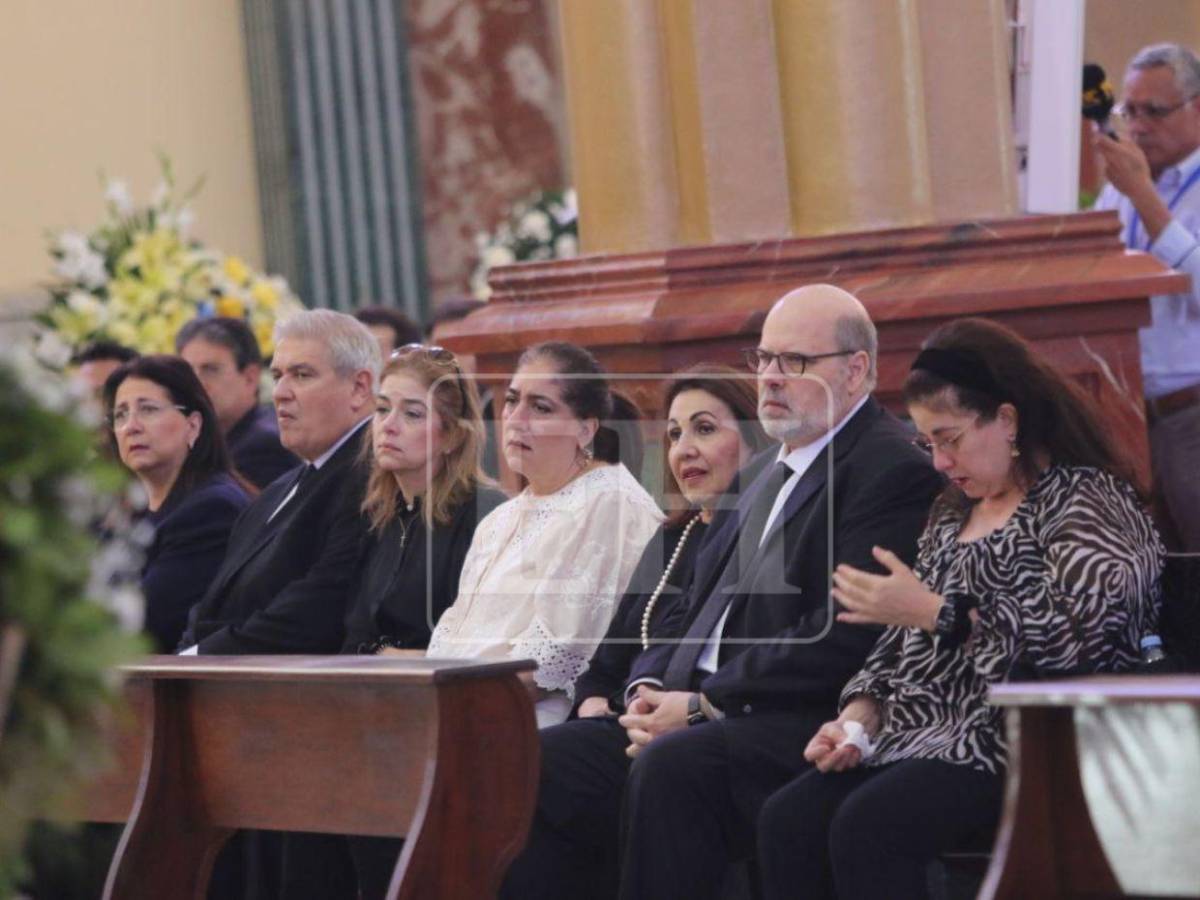 Realizan misa de cuerpo presente en Basílica de Suyapa para despedir a don Emilio Larach