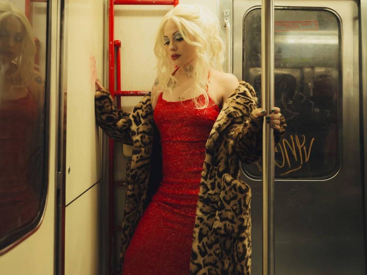 Mon Laferte llegará a Honduras con su Femme Fatale Tour