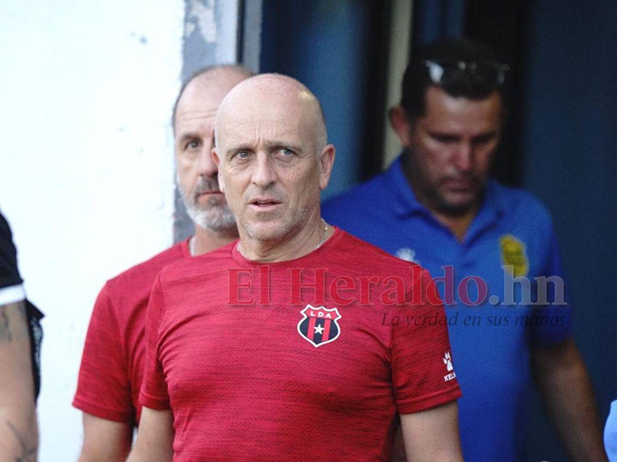 Fabián Coito: “No hay presión, es un partido muy parejo y duro”