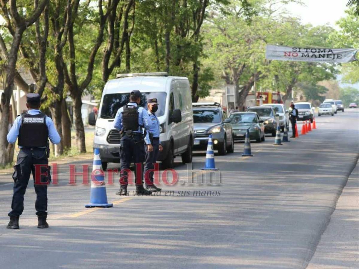 Conductores que no porten placas reglamentarias serán sancionados