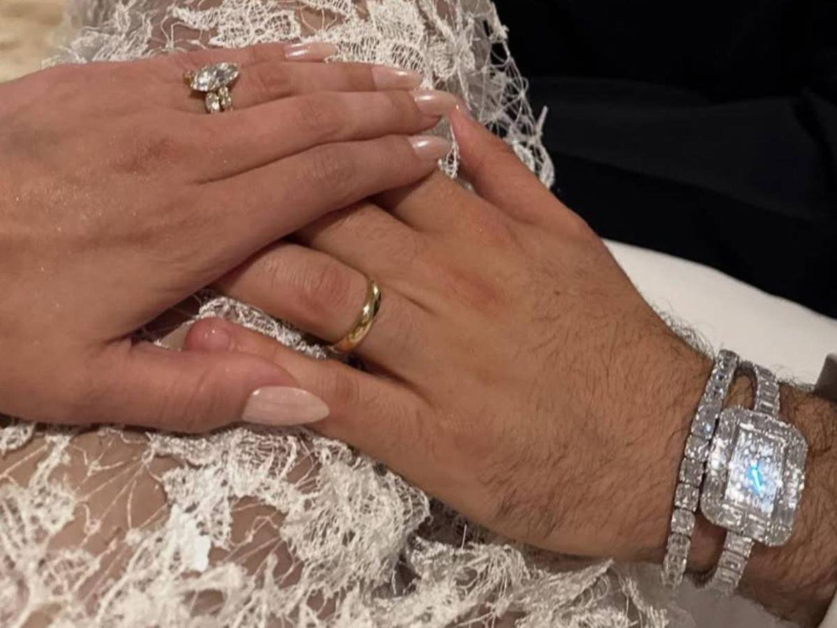 Todo lo que se sabe sobre las joyas de boda de Selena Gómez y Benny Blanco, incluido el reloj de un millón de dólares