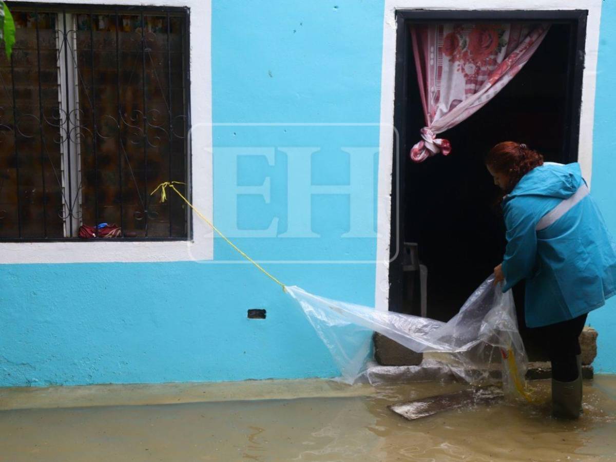 Damnificados e inundaciones en la Flor de Cuba de San Pedro Sula por las lluvias