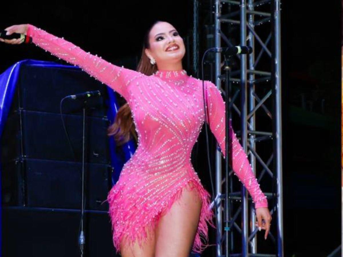 La gente se ataca: Alejandra Rubio y Milagro Flores lucen idéntico vestido en carnaval