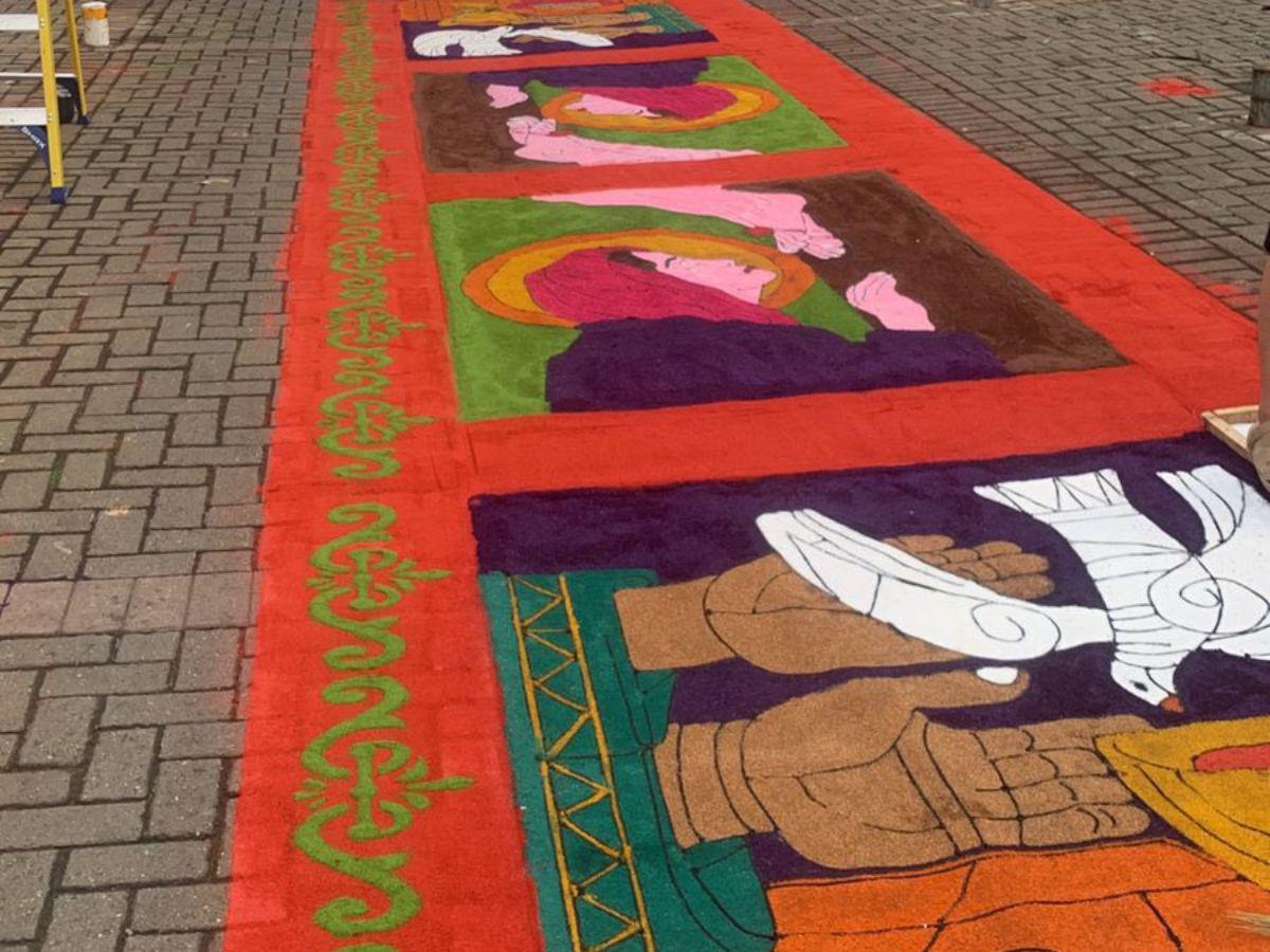 A contrarreloj, Comayagua reconstruye sus alfombras luego de las intensas lluvias