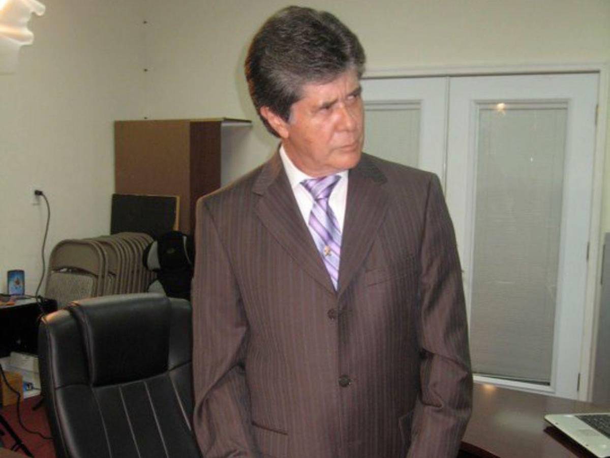 Actor Eduardo Serrano es diagnosticado con cáncer y su familia pide apoyo