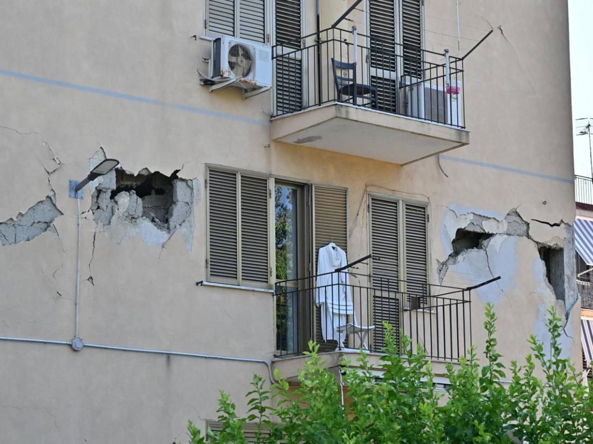 Sismo de 4.7 grados sacude el sur de Italia y deja 26 heridos en Nápoles