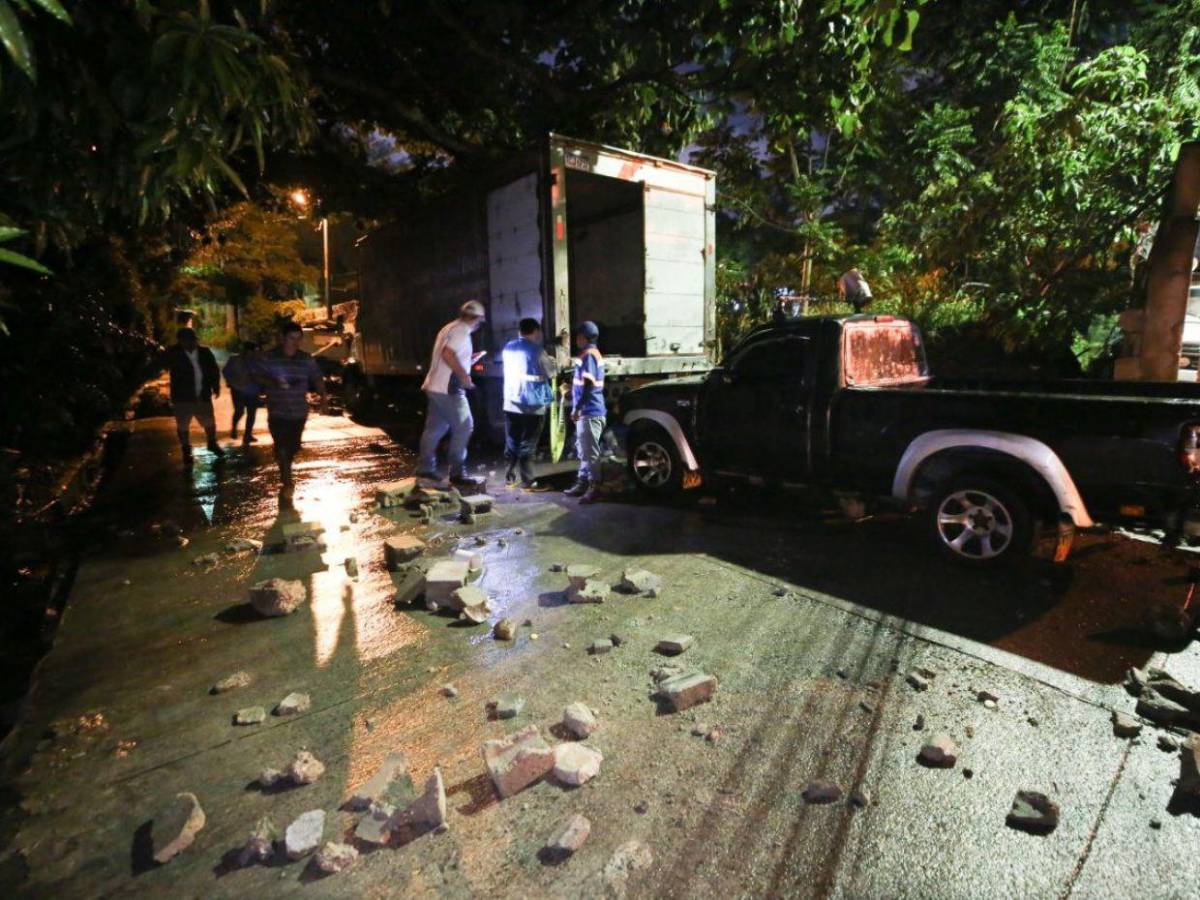 Colapsa muro perimetral del INFOP en La Pradera por intensas lluvias en Tegucigalpa