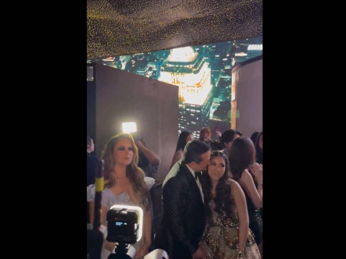 J Balvin, Belinda y una cartera Hermès: así fue la millonaria fiesta de XV años  de 'Mafer' en Tabasco