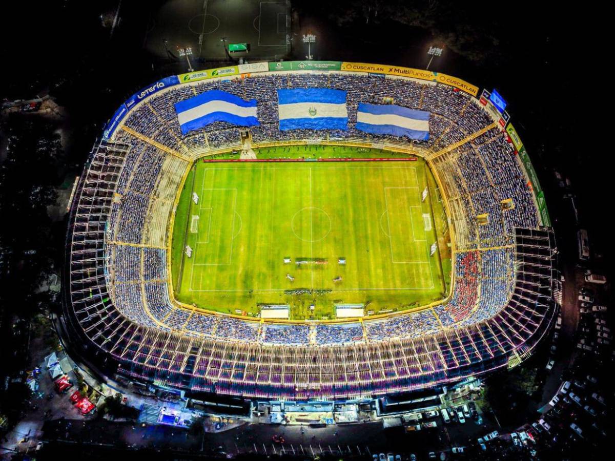 Polémica arbitral en el juego El Salvador vs Panamá desata enojo del gobierno de Bukele