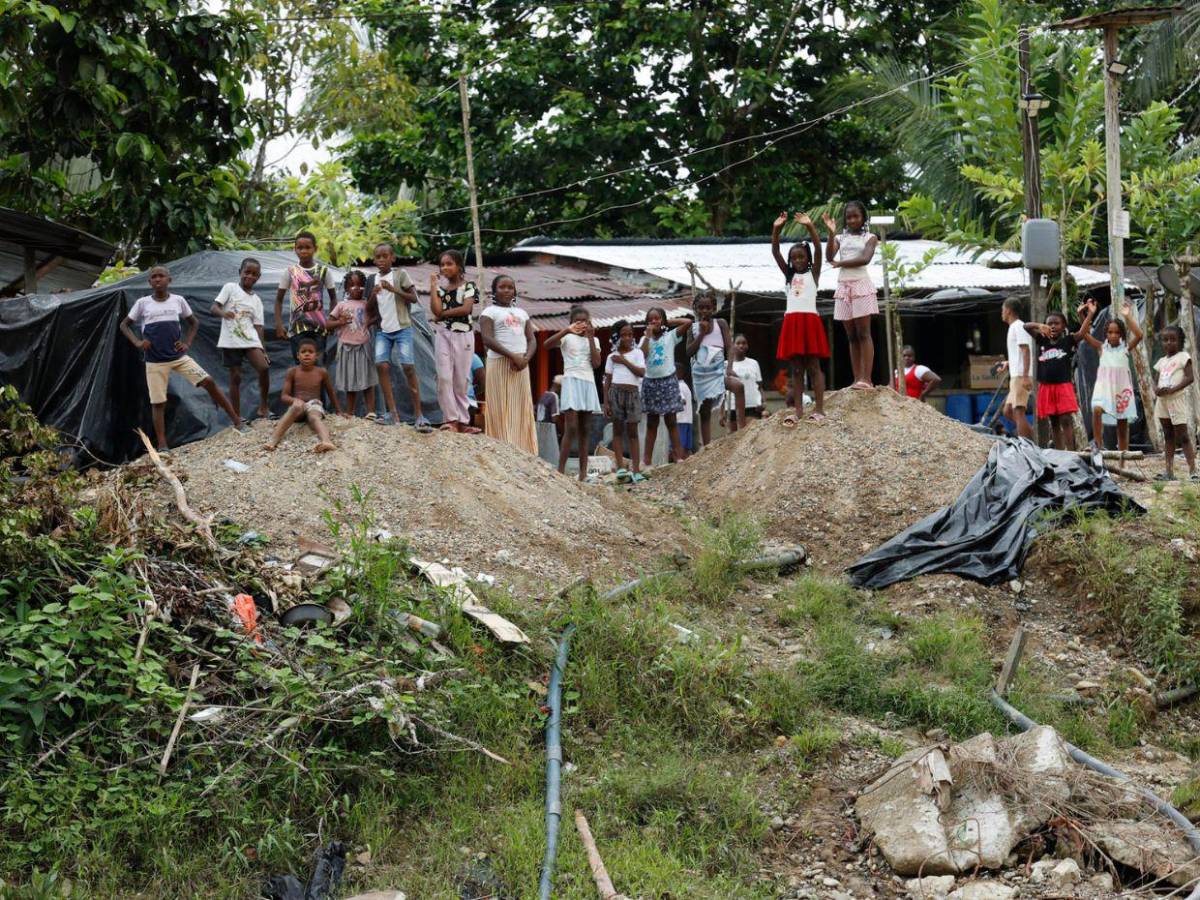 Sin luz ni agua: así vive una comunidad en Colombia seis días después del terremoto