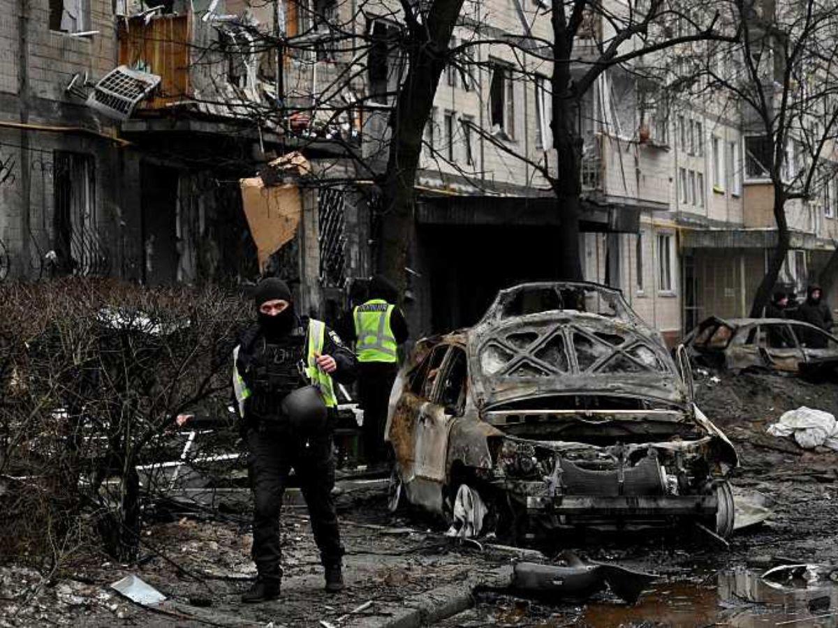 Ataque ruso deja decenas de heridos en la capital ucraniana