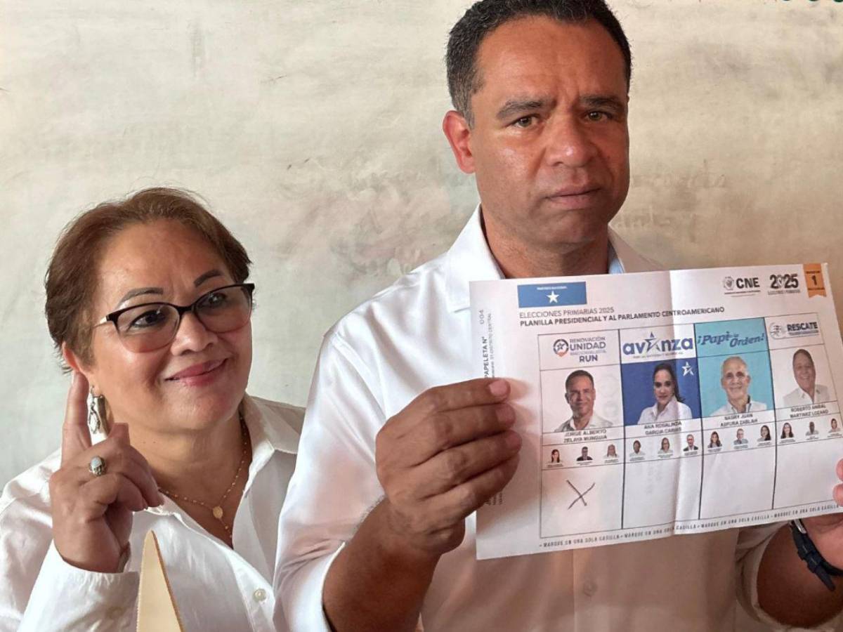 El blanco predominó: así lucieron las esposas de los precandidatos en las elecciones primarias