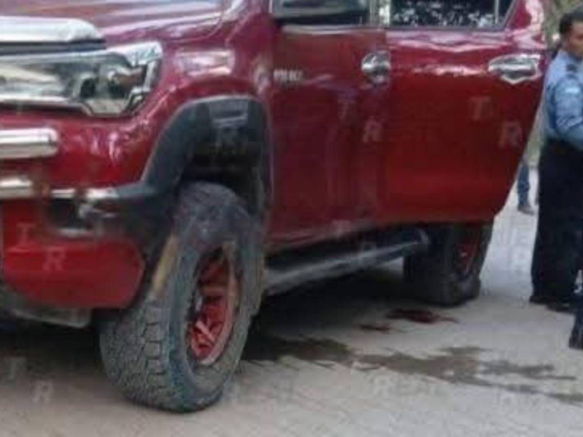 Dos hombres fueron hallados muertos en su carro: supuestamente le dieron “jalón” a un hombre