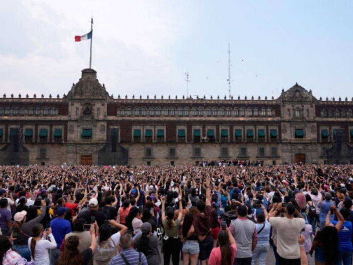 BTS anuncia video inédito de su recorrido por el Palacio Nacional de México