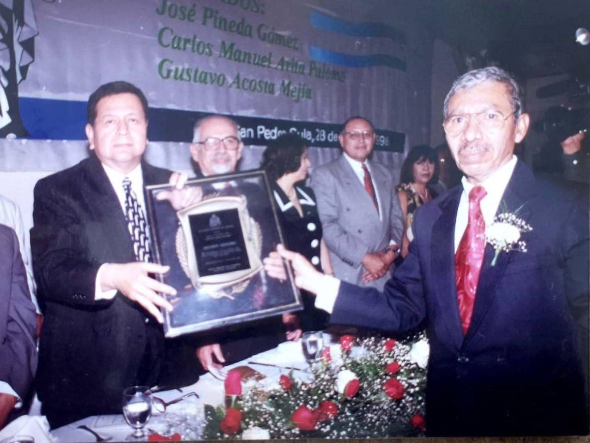 Salomón Salguero, veterano periodista y testigo de la guerra del 69, fallece a los 83 años