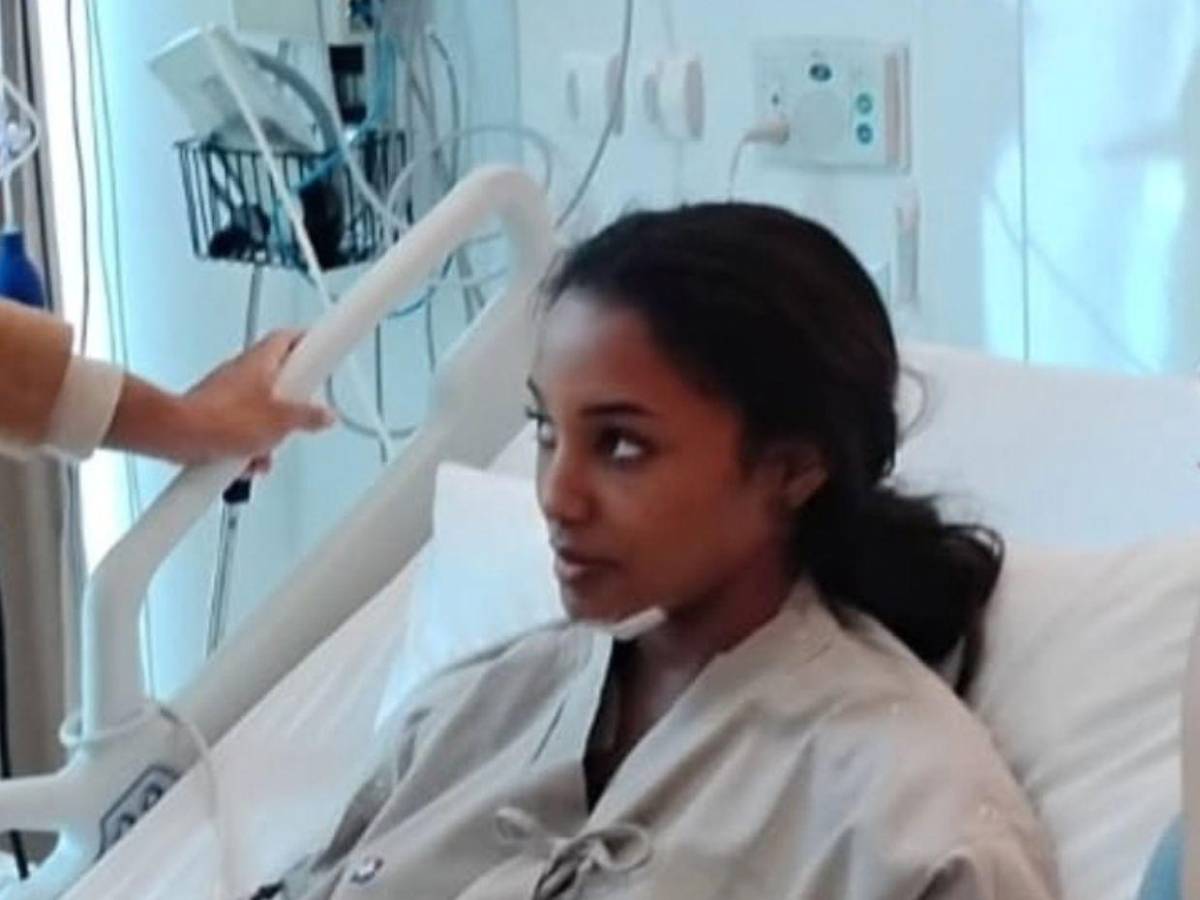 La caída que casi le cuesta la vida: Miss Jamaica demanda a Miss Universo