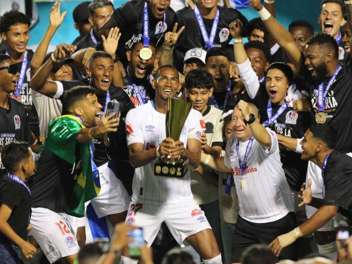 Olimpia en el podio de los equipos de América con más de 30 ligas ganadas