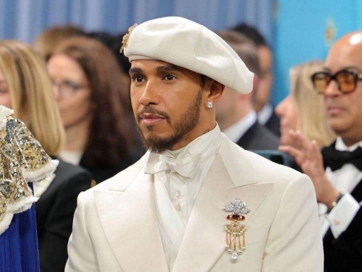 Así fue el elegante atuendo de Lewis Hamilton en la Met Gala 2025
