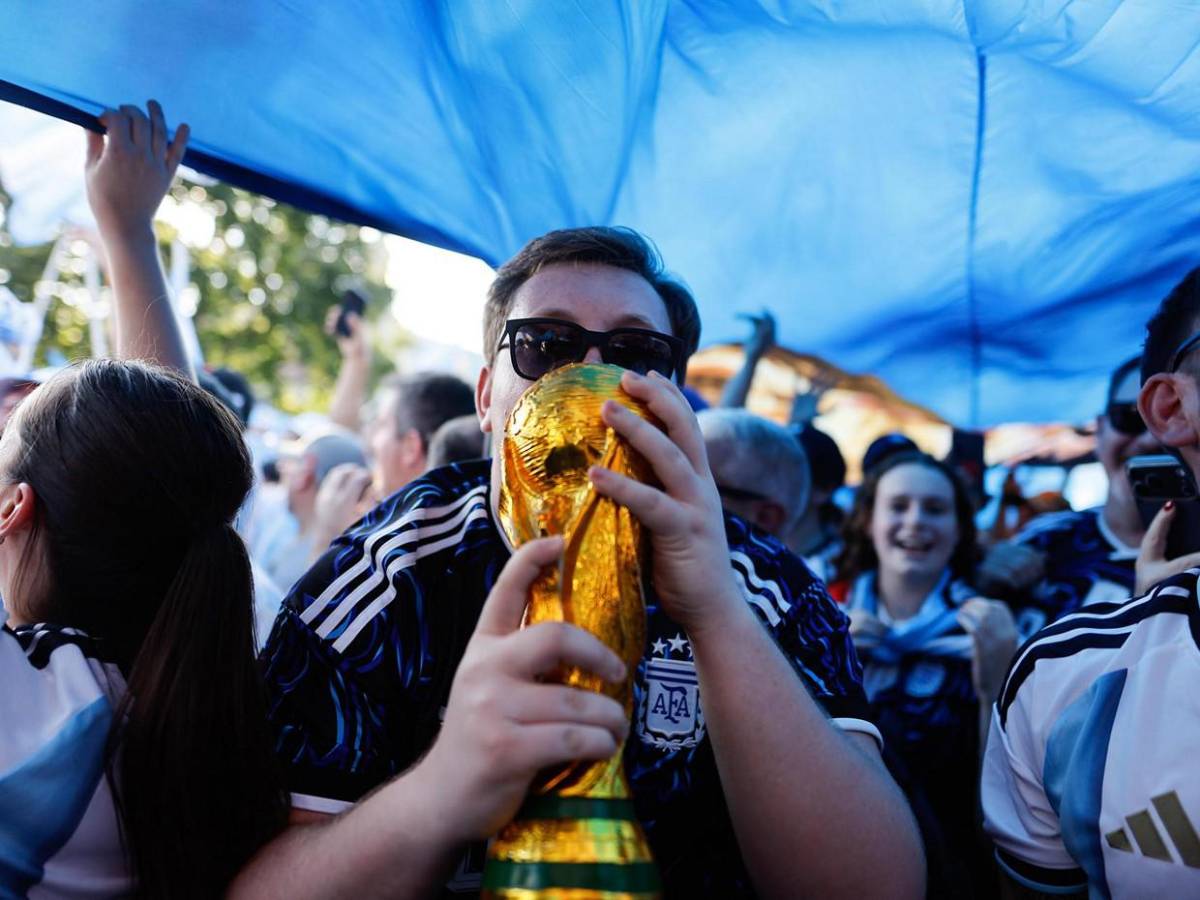 De blanco y celeste se pinta la ciudad de Kansas para el banderazo Argentina vs Argelia