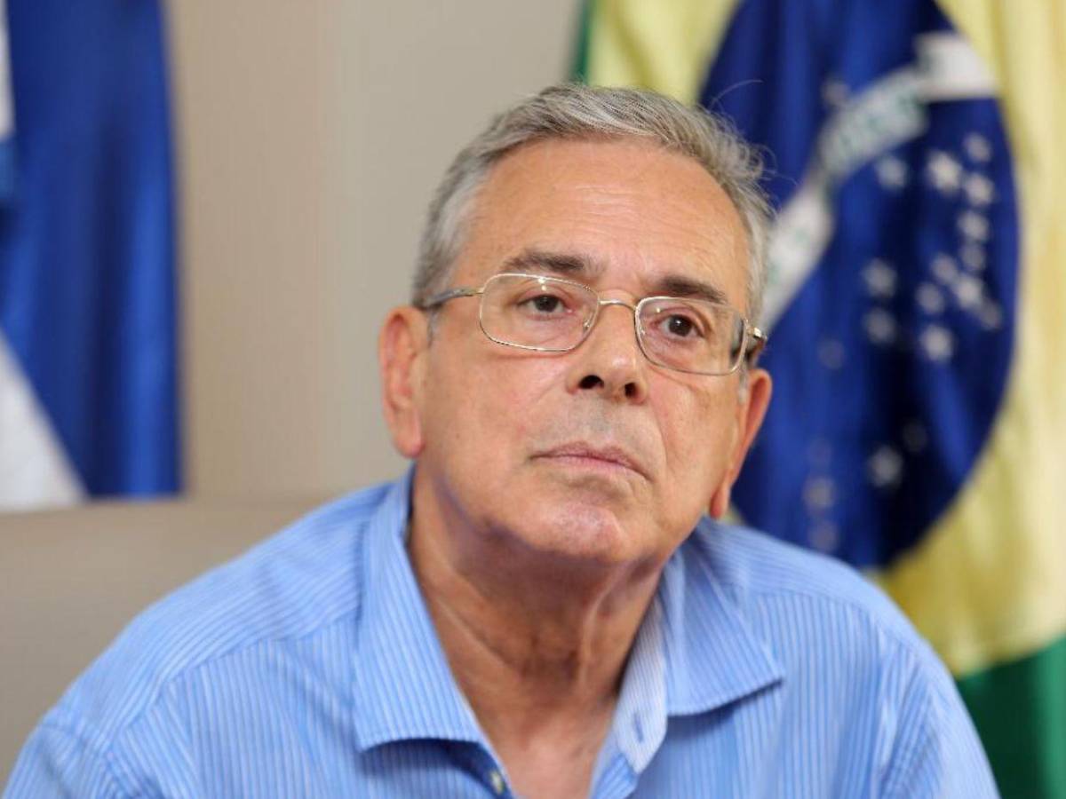 Políticos y exfuncionarios con pasaporte diplomático en Honduras