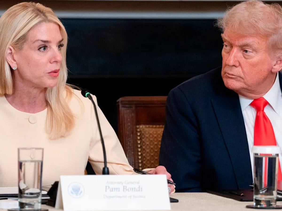 ¿Quién es Pam Bondi, fiscal general de EE UU destituida por Donald Trump?