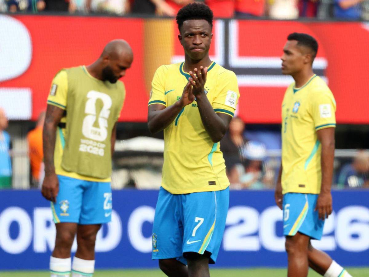 Vinicius rompe el silencio tras eliminación de Brasil del Mundial y hace anuncio