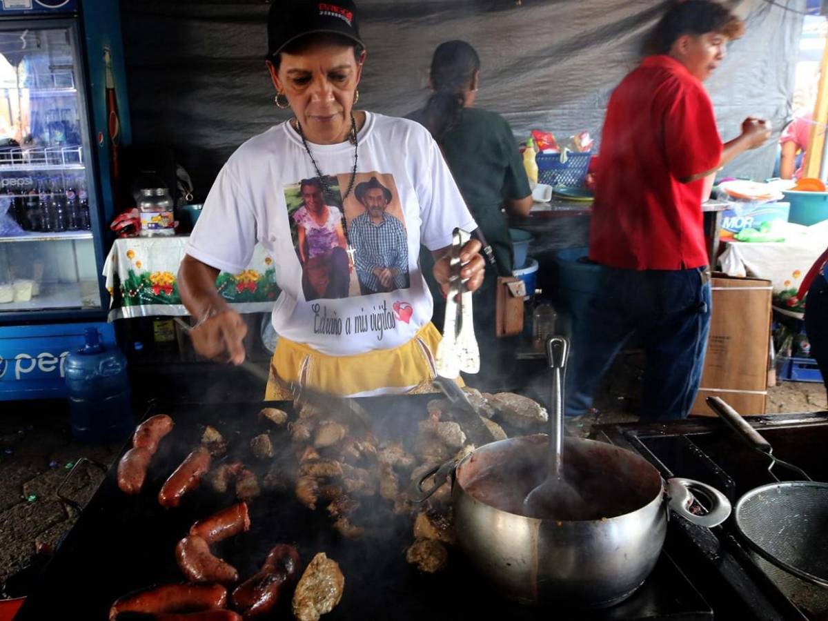 Un ambiente de alegría y sabor impera en la Feria de Suyapa