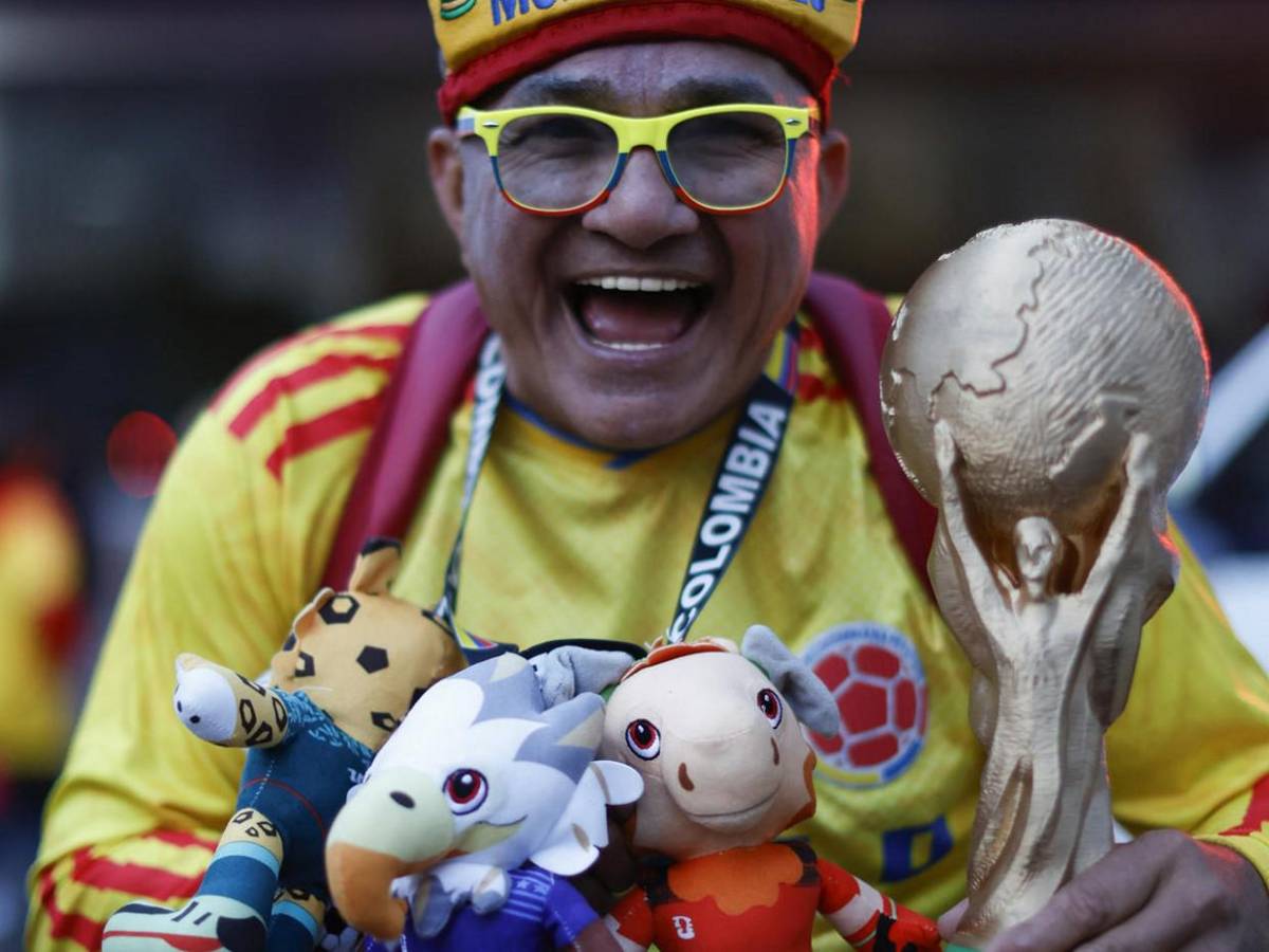 Locura total, así recibieron colombianos a su selección en Ciudad de México