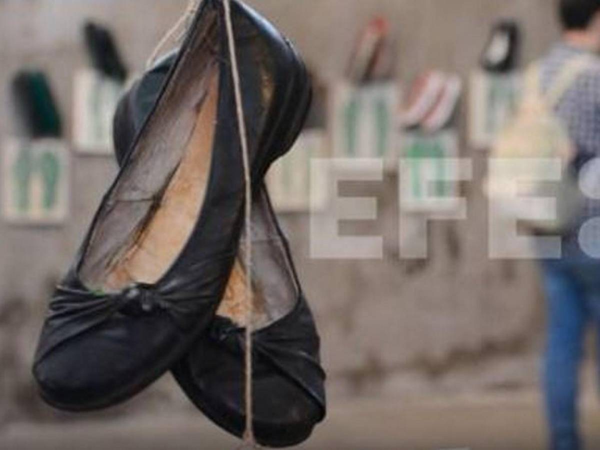 Con huellas de zapatos visibilizan las desapariciones en México