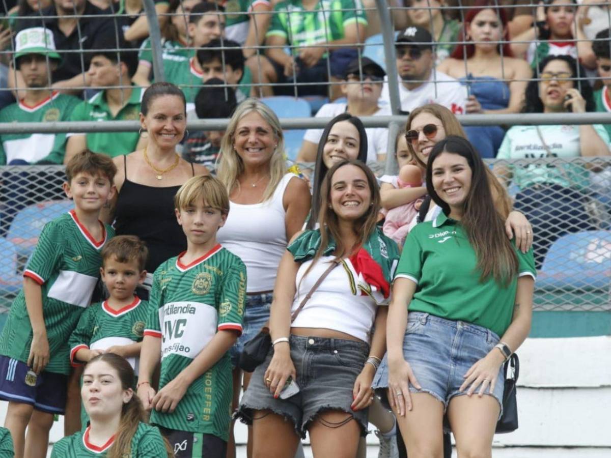 ¡Fiesta en el Olímpico! Barras ponen el color, sorpresa a Lavallén y el mejor ambiente
