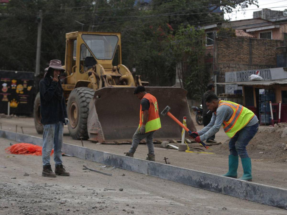 Un carril habilitado y fundición, así avanzan trabajos en salida a Danlí