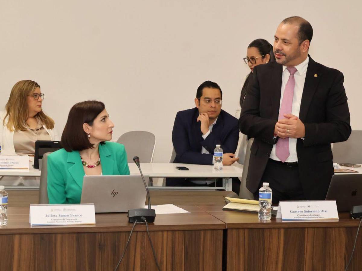 Anuncio del presidente de la CNBS sobre investigación a tiktokers: Son sujetos de riesgo